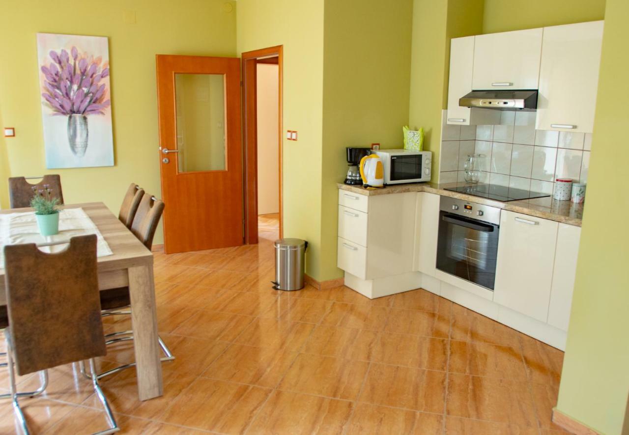 Apartments Neda Kampor Exterior photo