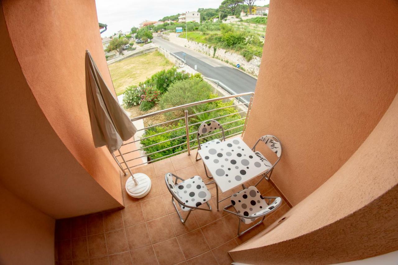 Apartments Neda Kampor Exterior photo